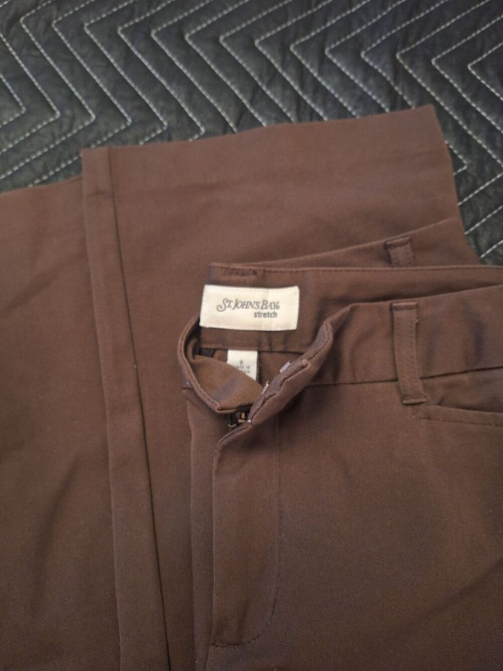 Lot of 2 Women’s Pants Brown Dress Pants & Light Wash Frayed Hem Jeans Mixed Sty - Picture 3 of 3